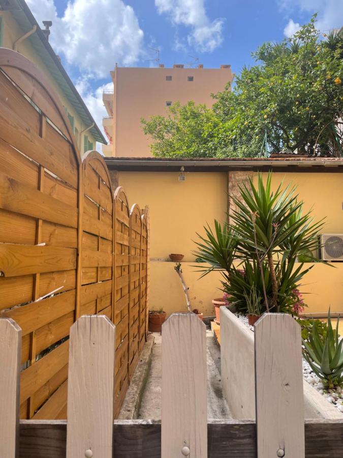 Appartement 30M2 Cosy Avec Terrasse Menton Bagian luar foto